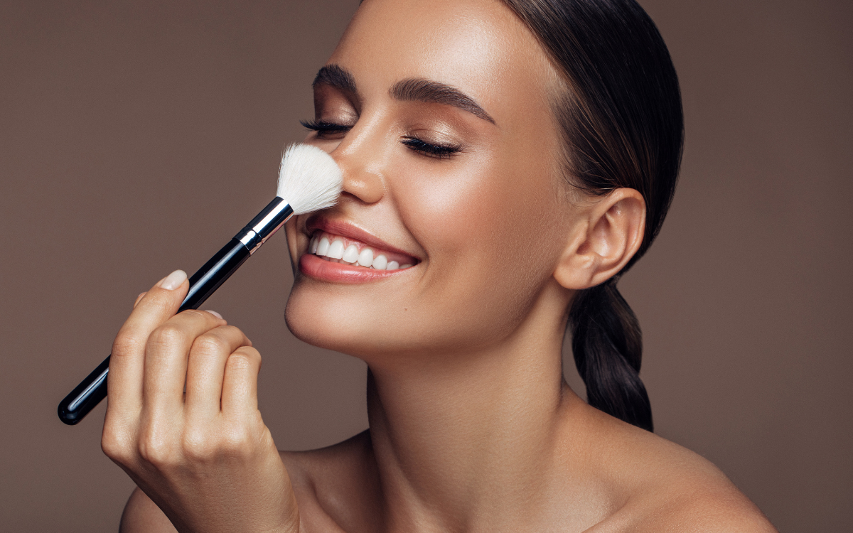 Trucco Estivo al Mare: Consigli, Tendenze e Prodotti Must-Have